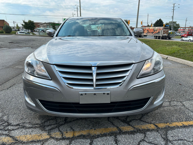 2012 Hyundai Genesis 4dr Sdn V6 w/Premium Pkg in Cars & Trucks in City of Toronto - Image 4