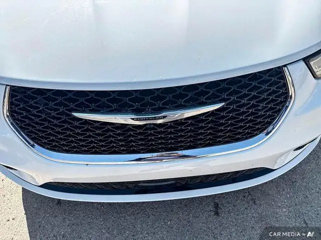 2022 Chrysler Pacifica Touring | Heated Seats | Remote Start in Cars & Trucks in Saskatoon - Image 14
