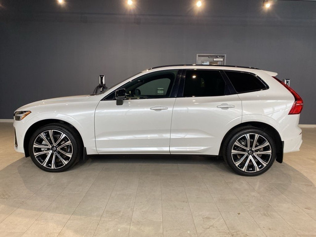 2022 Volvo XC60 B6 AWD R-Design in Cars & Trucks in Edmonton - Image 2