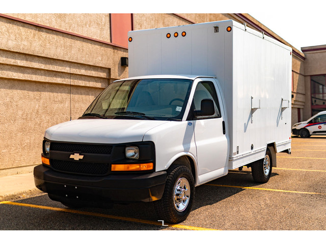 2005 Chevrolet Express Commercial Cutaway G3500 Cube Van in Cars & Trucks in Grande Prairie - Image 4