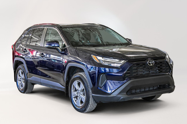 2022 Toyota RAV4 XLE AWD | MAGS | TOIT OUVRANT | CAMERA | CARPLA in Cars & Trucks in City of Montréal - Image 3