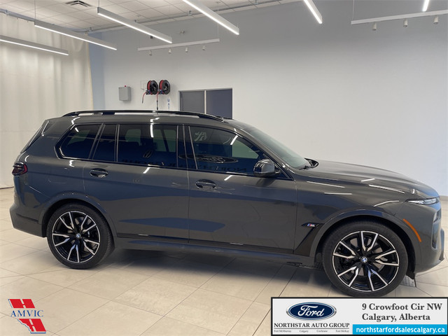 2023 BMW X7 M60i M SPORT PACKAGE - HEATED/COOLED LEATHER SEATS - in Cars & Trucks in Calgary - Image 4