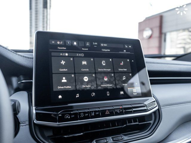 2023 Jeep Compass Limited Backup Camera Heated Seats Blind Spot in Cars & Trucks in City of Toronto - Image 3