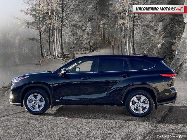 2023 Toyota Highlander Hybrid LE in Cars & Trucks in Hamilton - Image 2