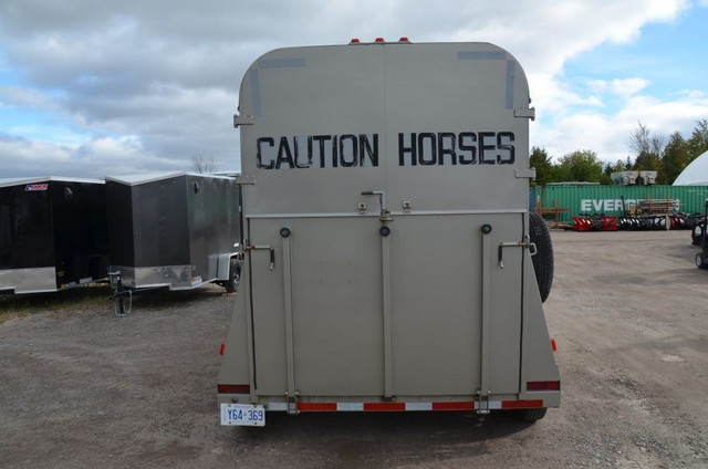 1993 Maplelawn Maplelawn Horse Trailer in Cargo & Utility Trailers in Peterborough - Image 4