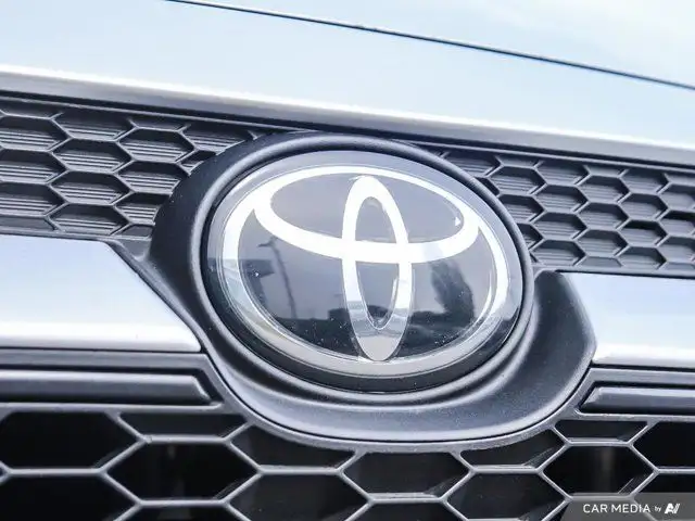 2021 Toyota Corolla LE in Cars & Trucks in Oshawa / Durham Region - Image 28
