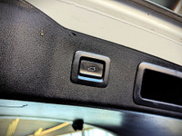 Comes equipped with: Power Trunk, Power Mirrors, Sunroof , Shark fin antenna, Halogen Headlamps, Cou... (image 7)