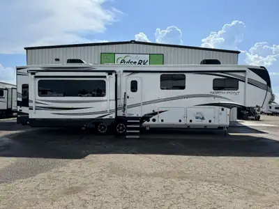 Stunning Mid Bunk Fifth Wheel, Solid Counter Tops , 400 Watts Of Solar Experience unparalleled luxur...