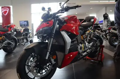 2025 Ducati Streetfighter V2 Ducati Red The new Streetfighter V2 is a sports naked with a one-of-a-k...