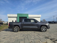 2022 Toyota Tundra 4x4 Crewmax Capstone Hybrid with 61,000kms. Loaded with Leather, Panoramic Sunroo... (image 3)