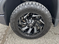 One owner super clean AT4 Carbon Pro Edition finished in Titanium Rush.The 2024 GMC Sierra 1500 AT4... (image 1)