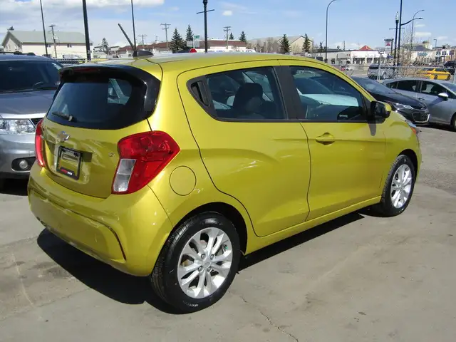 2022 Chevrolet Spark HB 1LT 1.4L ONLY 9,000KMS B.CAM/CAR-PLAY dans Autos et camions dans Calgary - Image 12