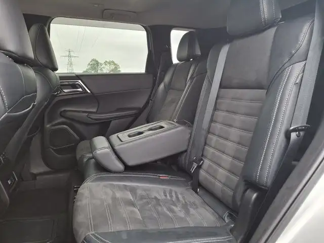 2024 Mitsubishi Outlander Plug-In Hybrid LE PHEV AWD | 7 Pass in Cars & Trucks in Guelph - Image 27