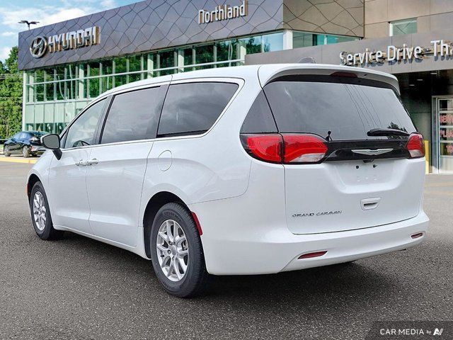 2023 Chrysler Grand Caravan SXT | Bluetooth | Backup Camera in Cars & Trucks in Prince George - Image 3