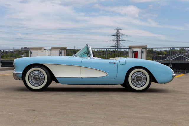 1956 Chevrolet Corvette Convertible 3-SPEED in Cars & Trucks in City of Toronto - Image 2