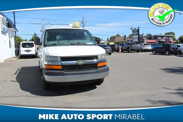 2014 Chevrolet Express Cargo Van Traction arrière 3500 135 po !! dans Autos et camions  à Laval/Rive Nord - Image 4
