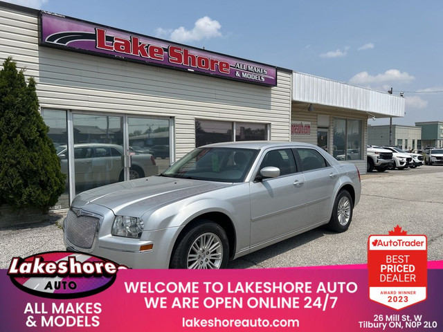 2009 Chrysler 300 Touring Touring in Cars & Trucks in Leamington