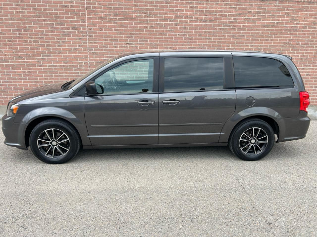 2017 Dodge Grand Caravan SXT in Cars & Trucks in Oshawa / Durham Region - Image 2