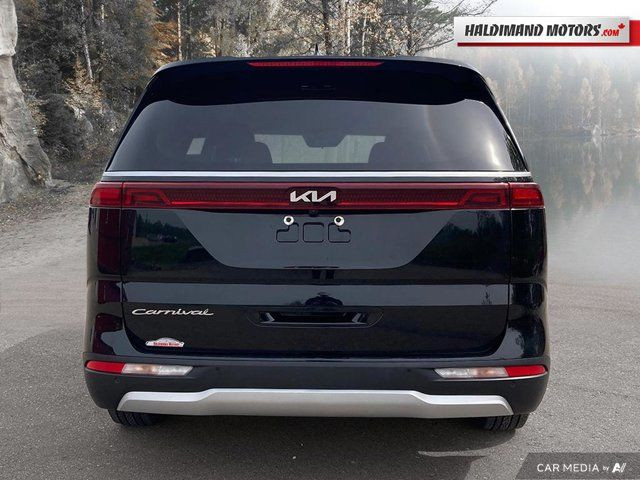 2022 Kia Carnival LX in Cars & Trucks in Hamilton - Image 4