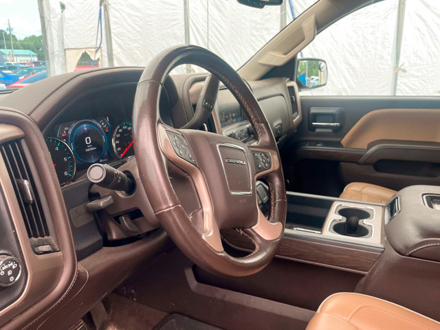 2018 GMC Sierra 1500 DENALI CREW 4X4 V8 *TOIT* NAV SIÈGES VENT B in Cars & Trucks in Laurentides - Image 3