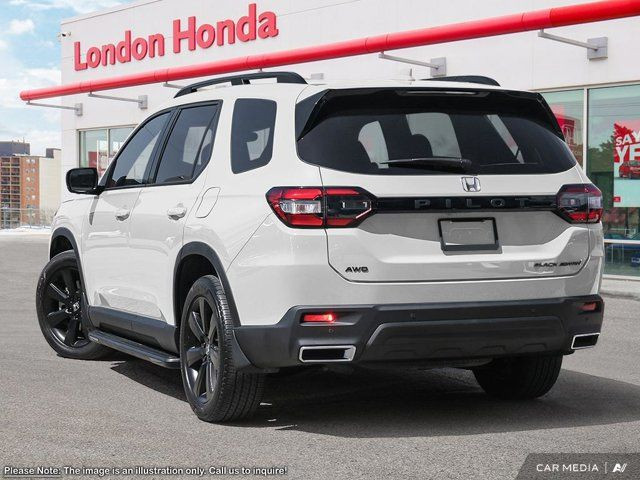2025 Honda Pilot Black Edition in Cars & Trucks in London - Image 4