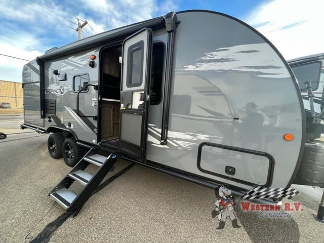 2023 Venture RV Sonic X SN220VRBX in Travel Trailers & Campers in Calgary - Image 4