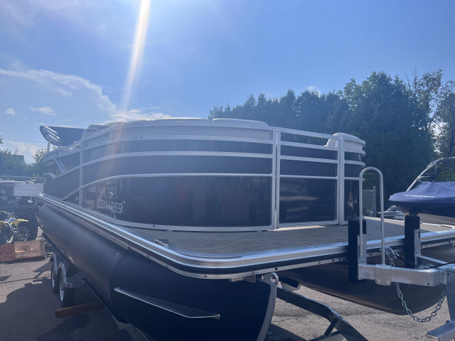 2017 Crestliner 1650 SUPER HAWK Luxueux MAINTENANT DISPONIBLE SU in Powerboats & Motorboats in Lac-Saint-Jean