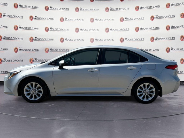 2020 Toyota Corolla LE Upgrade / Back up cam / Sunroof in Cars & Trucks in Calgary - Image 2