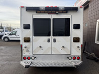 2019 Chevrolet Express 4500 Ambulance 6.0L V8 Gas RWD DRW Automatic Transmission 327,221 KM Power Wi... (image 3)