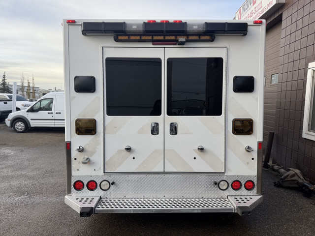 2019 Chevrolet Express 4500 Ambulance in Cars & Trucks in Calgary - Image 4