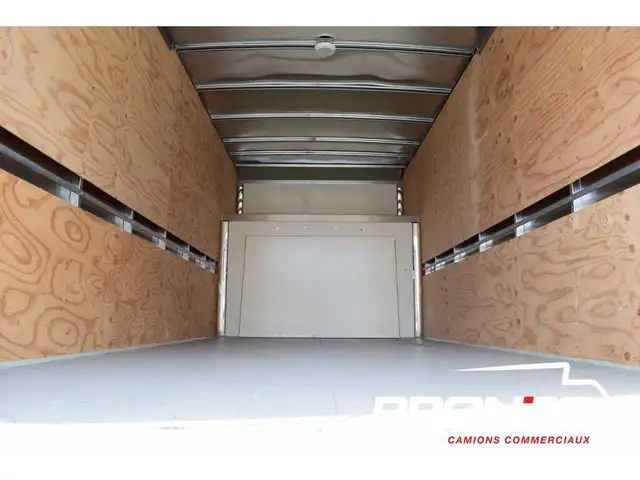 2024 GMC Savana Cube 14 pieds Deck 3500 ** V8 6.6L Essence ** in Cars & Trucks in Laval / North Shore - Image 13