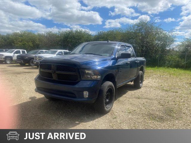 2019 Ram 1500 Classic Express Night Crew 4x4 Hemi Nav Capable in Cars & Trucks in St. Albert