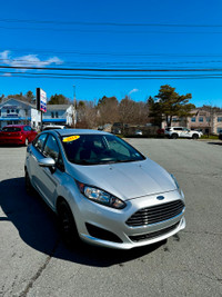 2014 Ford Fiesta SE w/bluetooth/remote entry/air conditioning