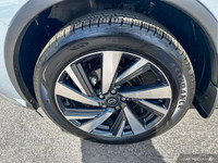 - PREVIOUSLY DAILY RENTAL - - ACCIDENT FREE - HEATED LEATHER SEATS - HEATED STEERING WHEEL - PANORAM... (image 9)