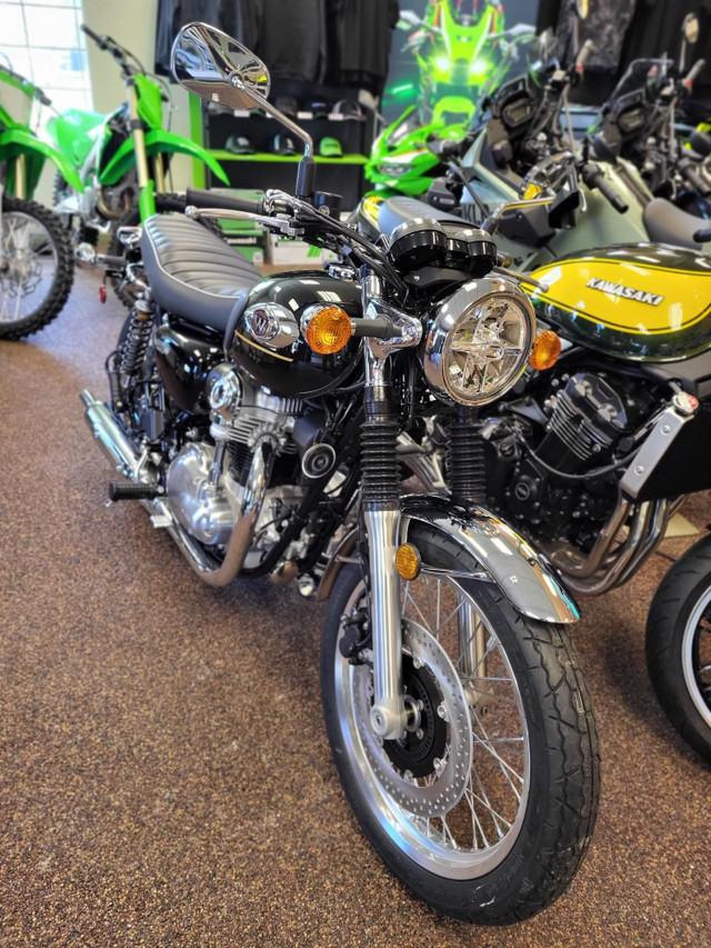 2025 Kawasaki W800 in Street, Cruisers & Choppers in St. Catharines - Image 2
