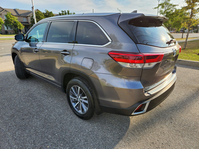 2018 Toyota Highlander AWD XLE 8 Pass | Leather| Sunroof| Camera in Cars & Trucks in City of Toronto - Image 3