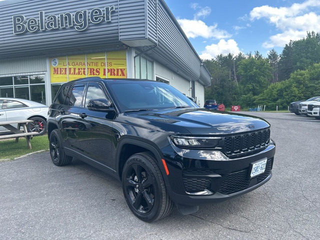 2024 Jeep Grand Cherokee Altitude in Cars & Trucks in Ottawa