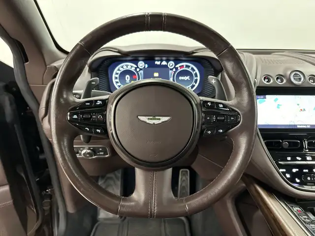 2021 Aston Martin DBX in Cars & Trucks in City of Montréal - Image 21
