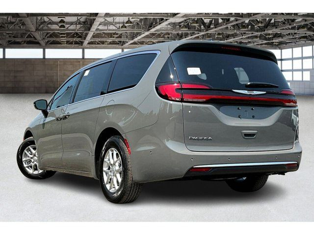 2025 Chrysler Pacifica Select in Cars & Trucks in Mississauga / Peel Region - Image 3