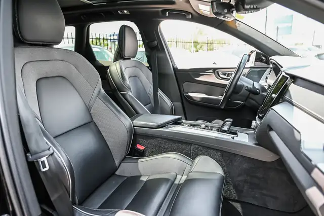 2021 Volvo XC60 in Cars & Trucks in City of Montréal - Image 39