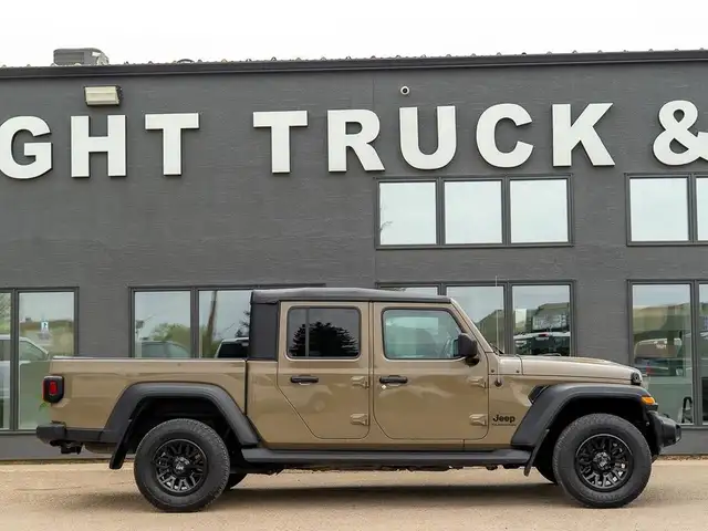 2020 Jeep Gladiator Sport S Soft Top63009264924547123