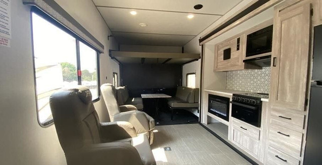 2023 XLR by Forest River 335XLRE Paiement a partir de 143$/sem in Travel Trailers & Campers in Val-d'Or - Image 3