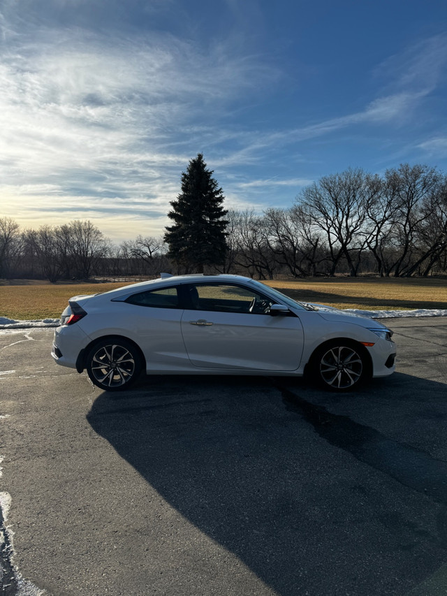 2017 Honda Civic Touring in Cars & Trucks in Winnipeg