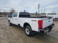 Super Duty F-350 SRW XLT 4WD Crew Cab 8' Box, 18" Aluminum Wheels, 6.7L V8 turbo Diesel, 10-Speed Au... (image 2)