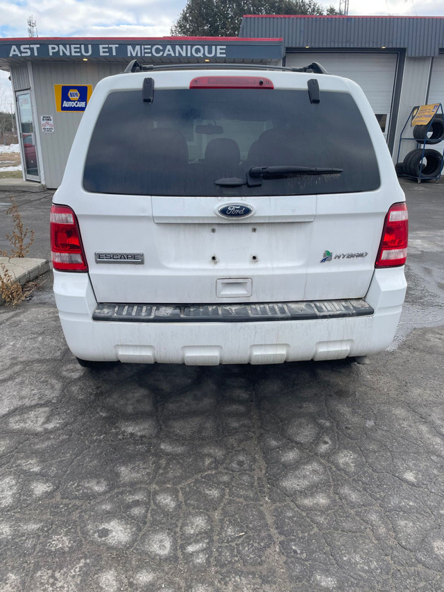 2011 Ford Escape in Cars & Trucks in Laurentides - Image 3