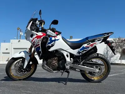 APPLY NOW: https://www.ridecollective.ca/get-pre-approved The 2025 Honda Africa Twin Adventure Sport...