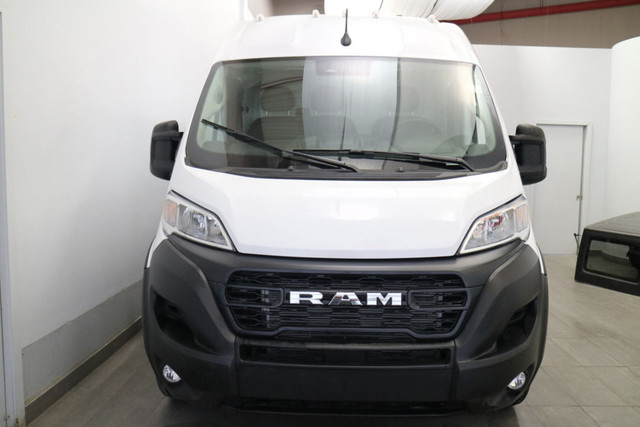 2023 Ram ProMaster Cargo Van 2500 Toit sureleve Air climatise 3  in Cars & Trucks in Laval / North Shore - Image 3