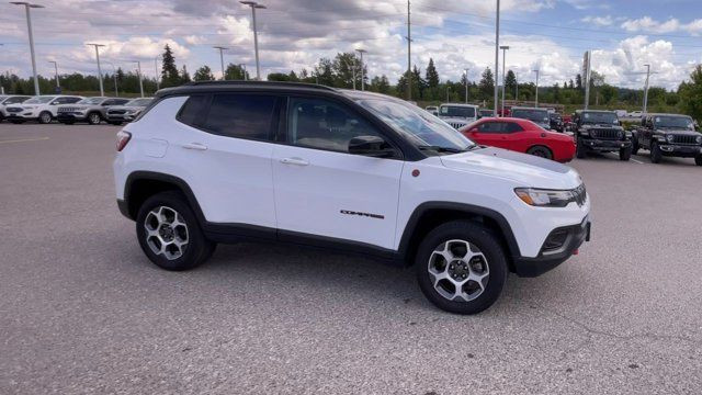 2022 Jeep Compass Trailhawk | 4X4 | Leather | Remote Start in Cars & Trucks in Prince George - Image 2