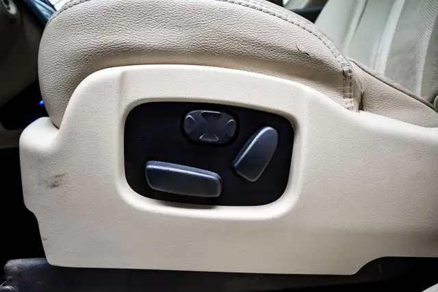 2014 Lincoln MKT ECOBOOST in Cars & Trucks in Ottawa - Image 29