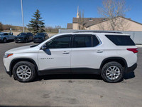 Welcome aboard this pre-owned 2019 Chevrolet Traverse LT Cloth, presenting a versatile and spacious... (image 4)